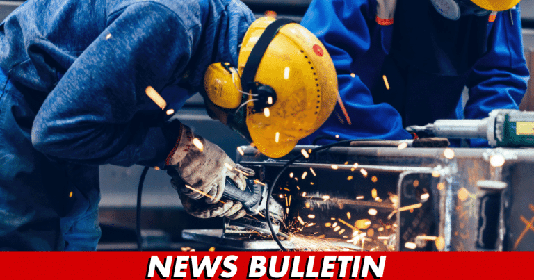 American-Born Workers Gain 2.76 Million Jobs as Foreign-Born Employment Declines by 822,000