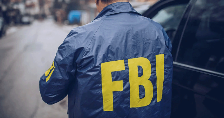 FBI Investigates Hunting Stand Found Near Trump’s Air Force One Exit Point at Palm Beach Airport