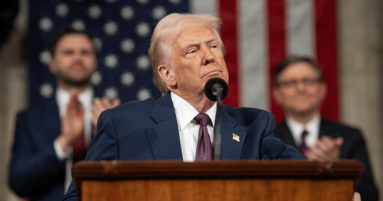 Trump Considers Big Cash Bonus to Increase Birth Rates